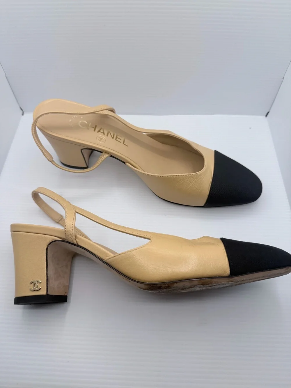 CHANEL Beige and Black Cap Toe Classic Slingback Leather Heels EU 37 CC Logo